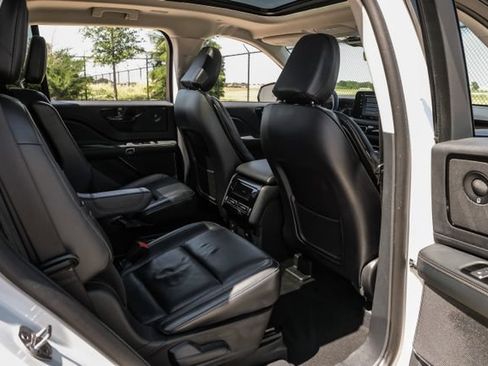 Used 2025 Lincoln Aviator Reserve w/ Jet Appearance Package AWD/4WD image 40