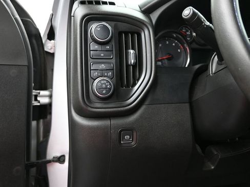 Used 2022 Chevrolet Silverado 2500 Custom w/ Custom Value Package image 13