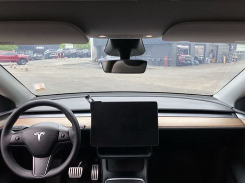 Used 2023 Tesla Model Y Performance AWD/4WD image 11