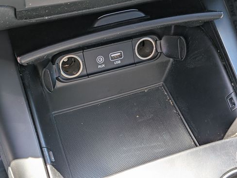 Used 2019 Kia Sorento AWD V6 image 22