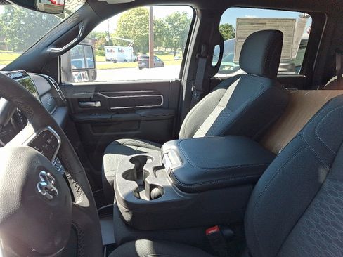 New 2025 RAM 2500 Big Horn image 4