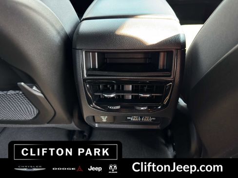 Used 2023 Jeep Grand Cherokee Altitude AWD/4WD image 26