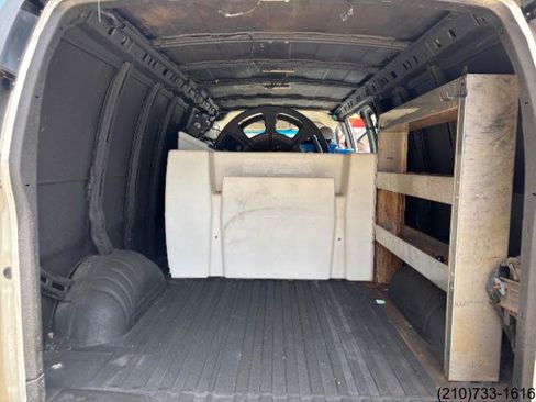 Used 2016 Chevrolet Express 3500 Extended RWD image 21
