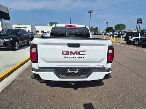 Used 2023 GMC Canyon AT4 w/ LPO, Off Road Lift Package AWD/4WD image 9