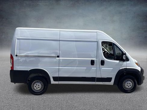 Used 2025 RAM ProMaster 2500 w/ Convenience Group FWD image 5
