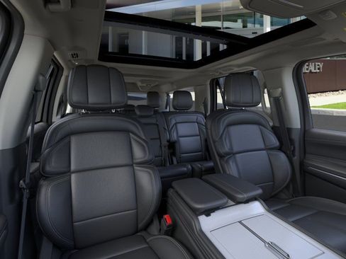 New 2026 Lincoln Navigator L Reserve AWD/4WD image 10