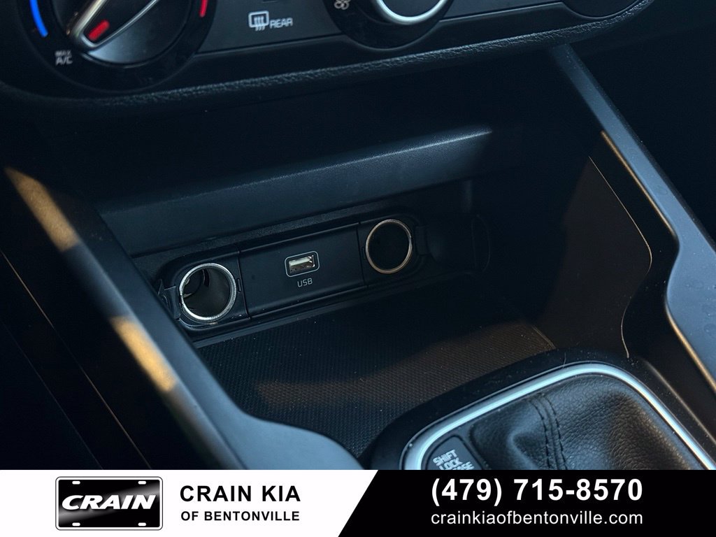 Used 2025 Kia Soul LX w/ LX Technology Package FWD image 18