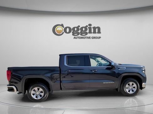 New 2026 GMC Sierra 1500 SLE w/ Preferred Package image 15