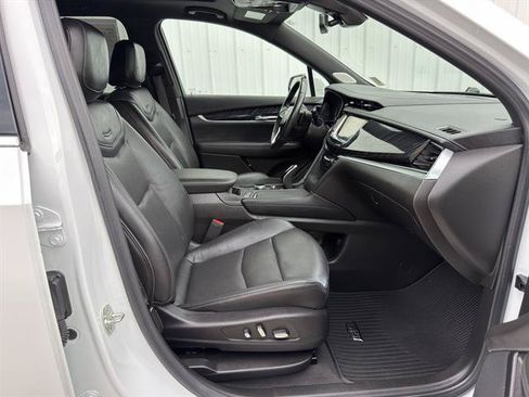 Used 2024 Cadillac XT6 Premium Luxury AWD/4WD image 21