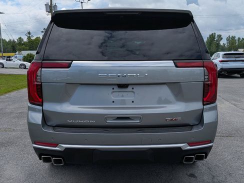 New 2026 GMC Yukon XL Denali w/ Denali Reserve Package AWD/4WD image 9