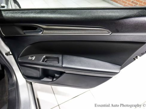 Used 2019 Ford Fusion SE image 27