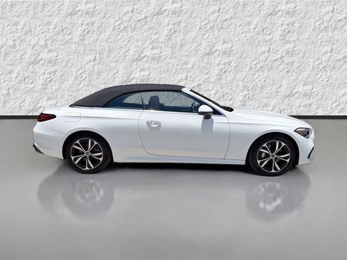 Used 2026 Mercedes-Benz CLE 300 4MATIC Cabriolet image 2