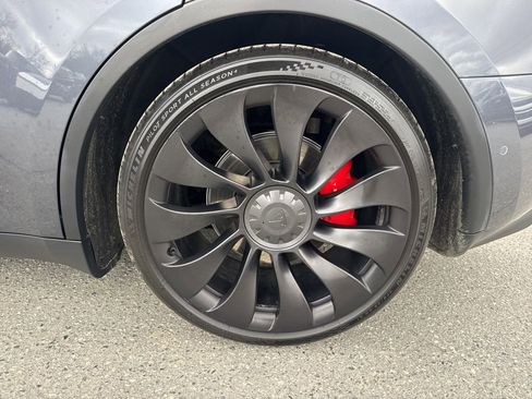 Used 2022 Tesla Model Y Performance image 34
