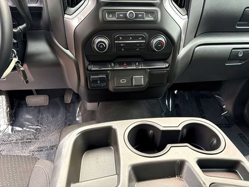 Used 2020 Chevrolet Silverado 1500 Custom Trail Boss AWD/4WD image 24
