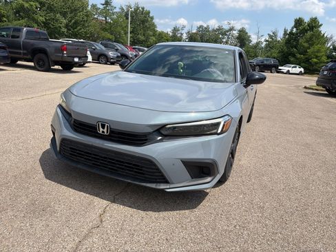 Used 2024 Honda Civic Sport image 3