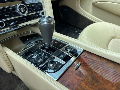Used 2011 Bentley Mulsanne RWD image 15