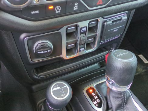 New 2026 Jeep Gladiator Sport AWD/4WD image 30