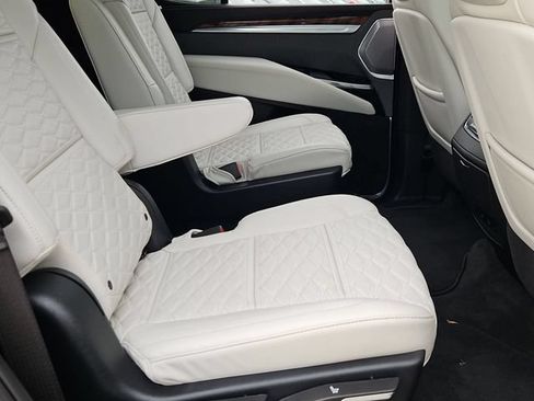 Certified 2025 Cadillac Escalade Sport Platinum AWD/4WD image 27