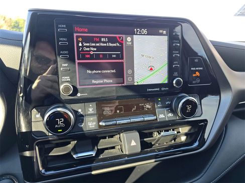 Certified 2022 Toyota Highlander XLE image 26