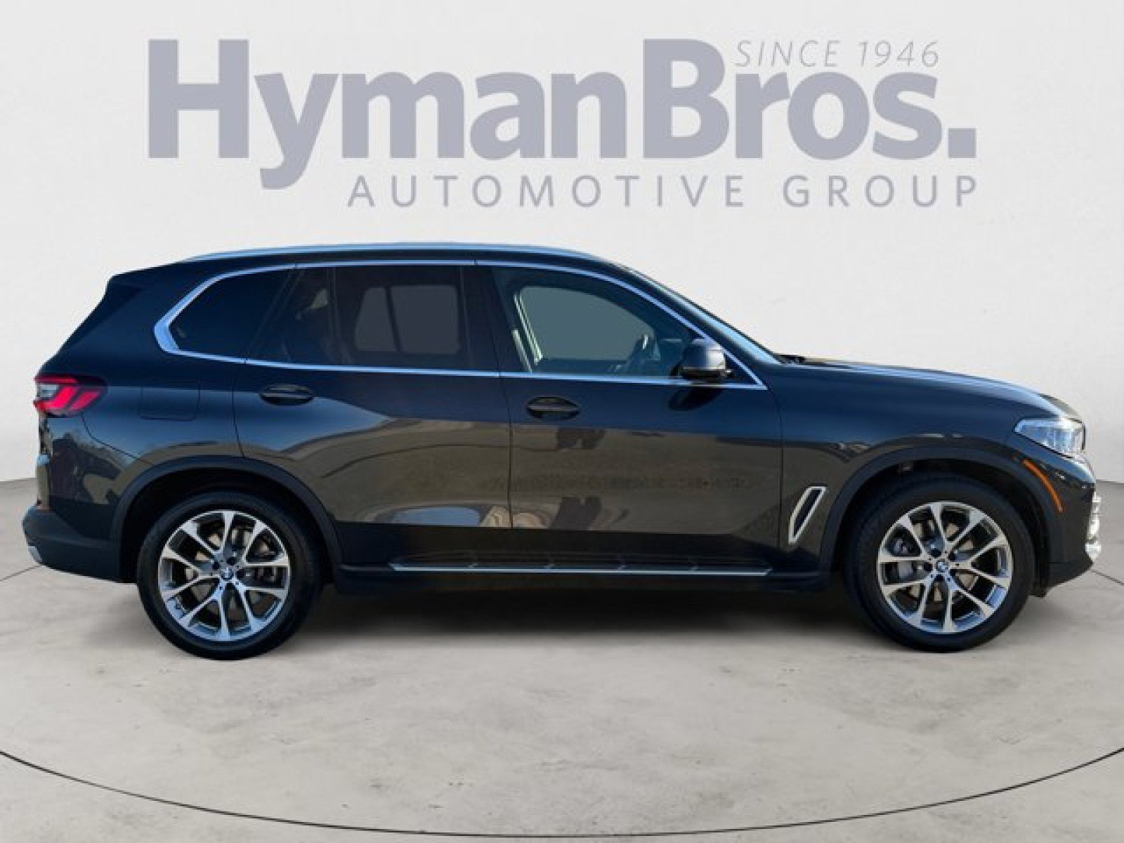 Used 2022 BMW X5 xDrive40i w/ Executive Package AWD/4WD image 2