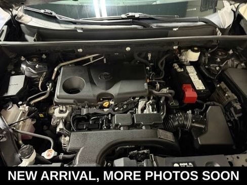 Used 2021 Toyota RAV4 LE FWD image 39