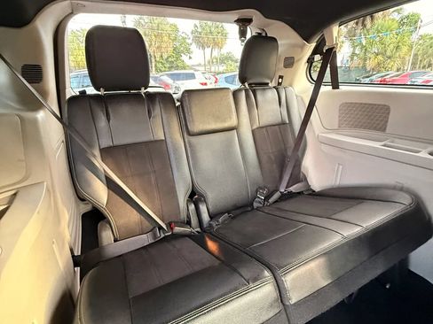 Used 2017 Dodge Grand Caravan SXT FWD image 24