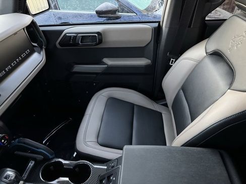 Used 2023 Ford Bronco Wildtrak image 26