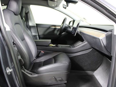Used 2023 Tesla Model Y Performance image 11