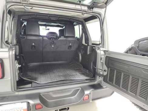 Used 2022 Jeep Wrangler Unlimited Sahara AWD/4WD image 34