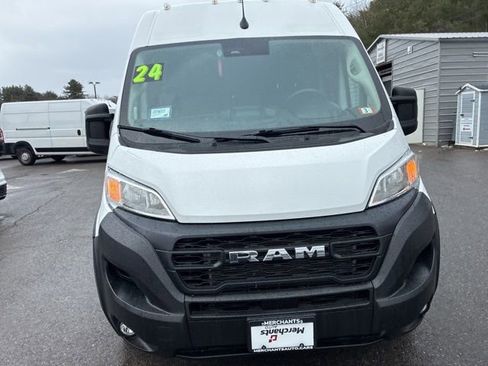 Used 2024 RAM ProMaster 2500 w/ Convenience Group image 3
