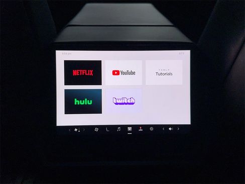 Used 2024 Tesla Cybertruck AWD Crew Cab image 23