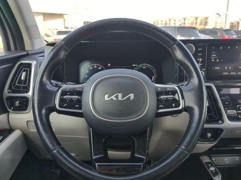 Used 2022 Kia Sorento SX Prestige w/ Panoramic Sunroof Package AWD/4WD image 16