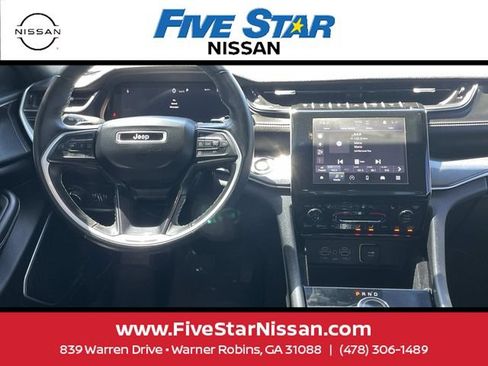 Used 2022 Jeep Grand Cherokee Altitude AWD/4WD image 13