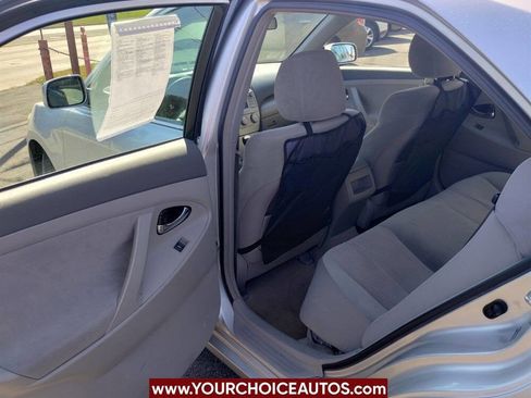 Used 2010 Toyota Camry LE image 15