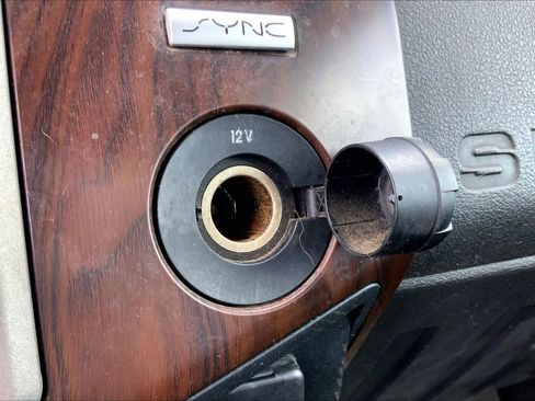 Used 2015 Ford F250 Lariat w/ Chrome Package image 33