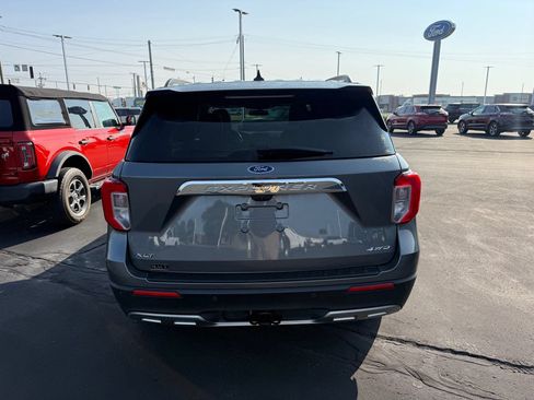 Used 2022 Ford Explorer XLT w/ Equipment Group 202A AWD/4WD image 5