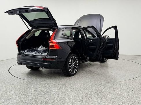New 2026 Volvo XC60 B5 Ultra w/ Climate Package AWD/4WD image 11