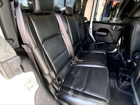 Used 2022 Jeep Gladiator Sport image 18