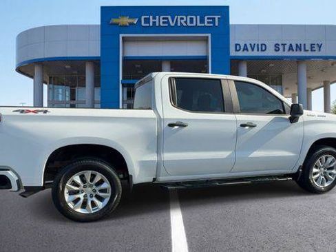 Used 2023 Chevrolet Silverado 1500 Custom AWD/4WD image 8
