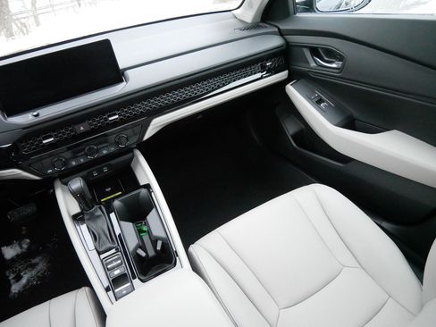 Certified 2025 Honda Accord EX-L image 11