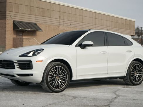 Used 2020 Porsche Cayenne S image 2