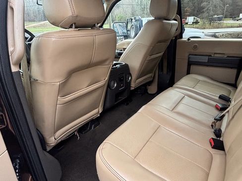 Used 2012 Ford F250 Lariat w/ Lariat Interior Pkg image 15
