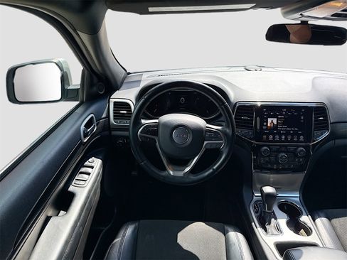 Used 2021 Jeep Grand Cherokee Laredo X image 21