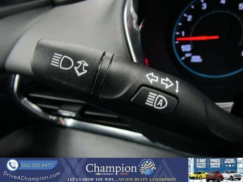 Used 2022 Chevrolet Traverse RS FWD image 29