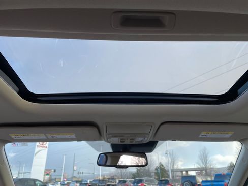 Used 2018 Honda CR-V Touring image 18