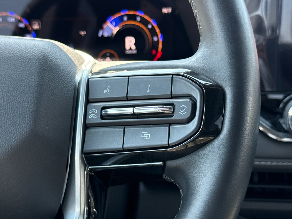 Used 2025 Chevrolet Colorado LT RWD image 27