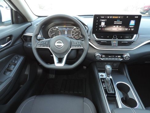 New 2025 Nissan Altima 2.5 SV w/ SV Special Edition Package image 16