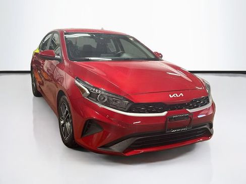 Used 2022 Kia Forte LXS FWD image 1