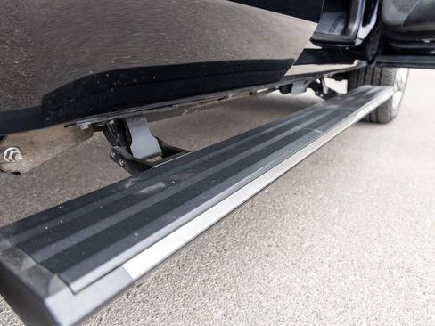 Used 2019 Cadillac Escalade Premium Luxury image 41