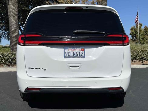 Used 2021 Chrysler Pacifica Touring w/ S Appearance Package image 18